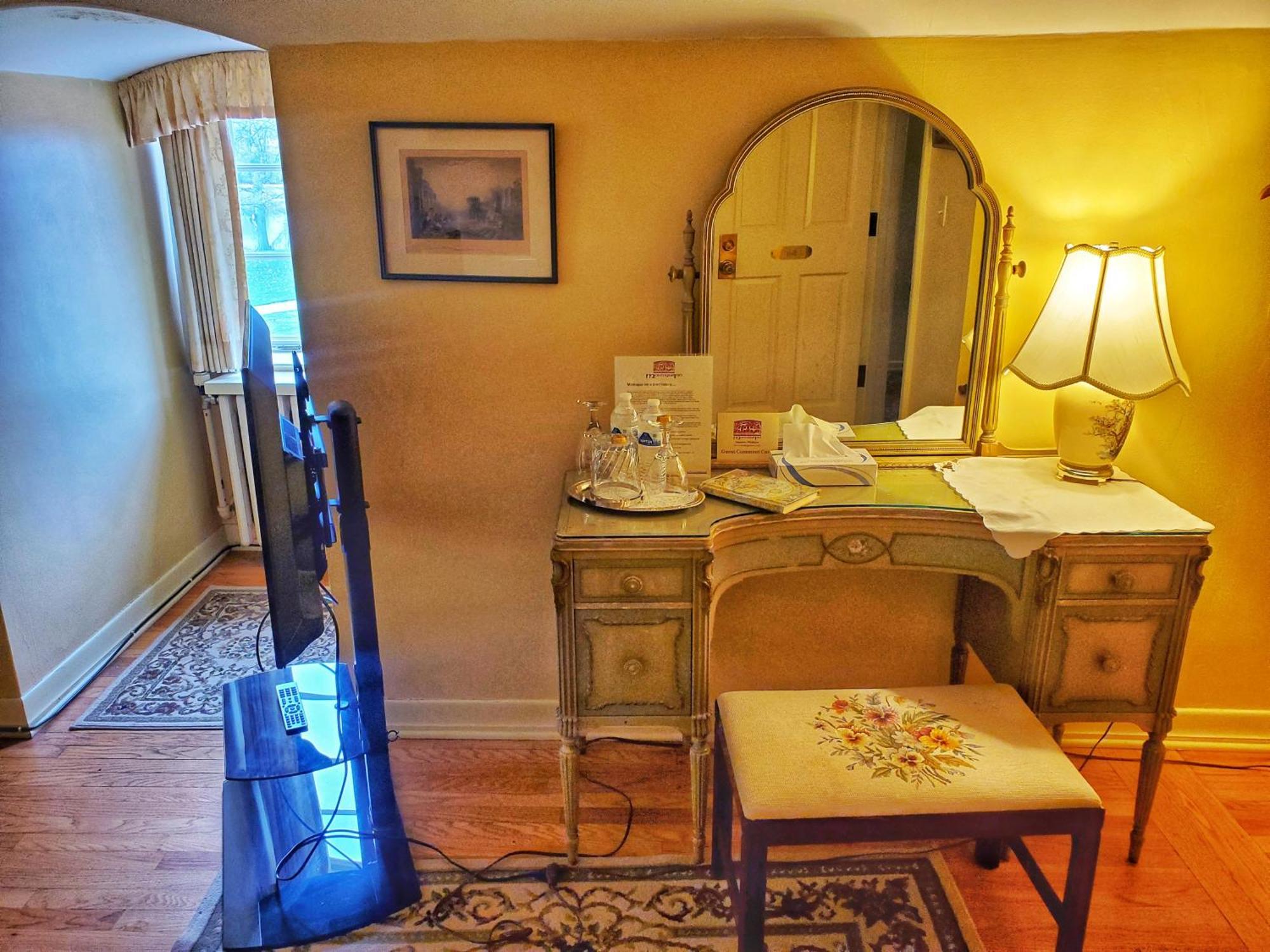 Montague Inn Bed & Breakfast Saginaw Εξωτερικό φωτογραφία