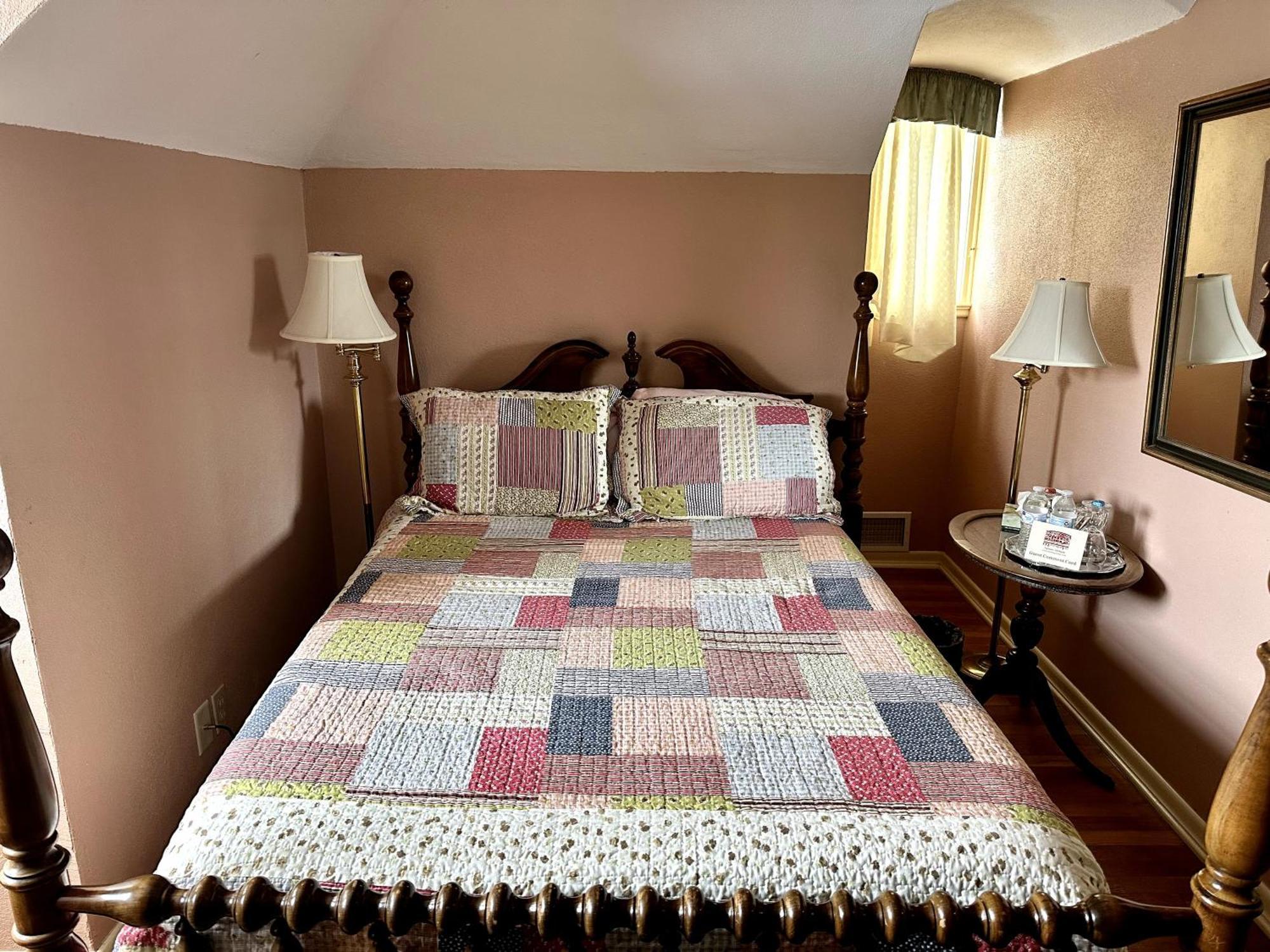 Montague Inn Bed & Breakfast Saginaw Εξωτερικό φωτογραφία